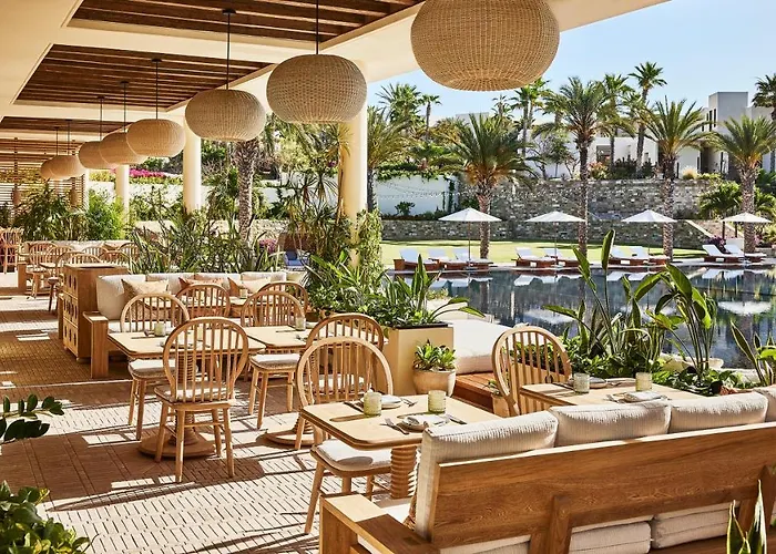 Hotel Chileno Bay & Residences, Collection